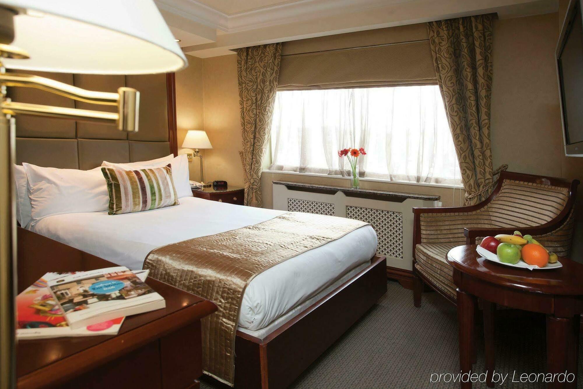 Park Grand London Kensington Hotel Стая снимка